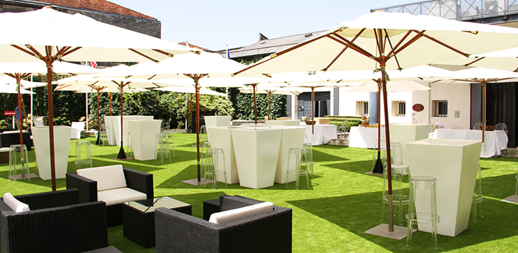 Artificial grass in a reception area