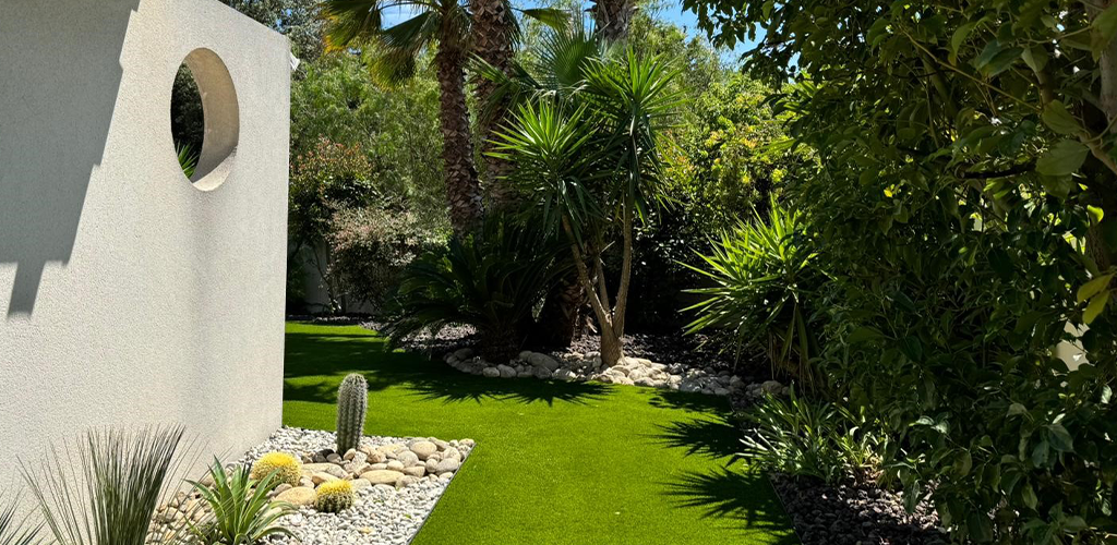 Artificial grass garden