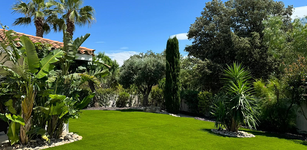 Synthetic grass garden