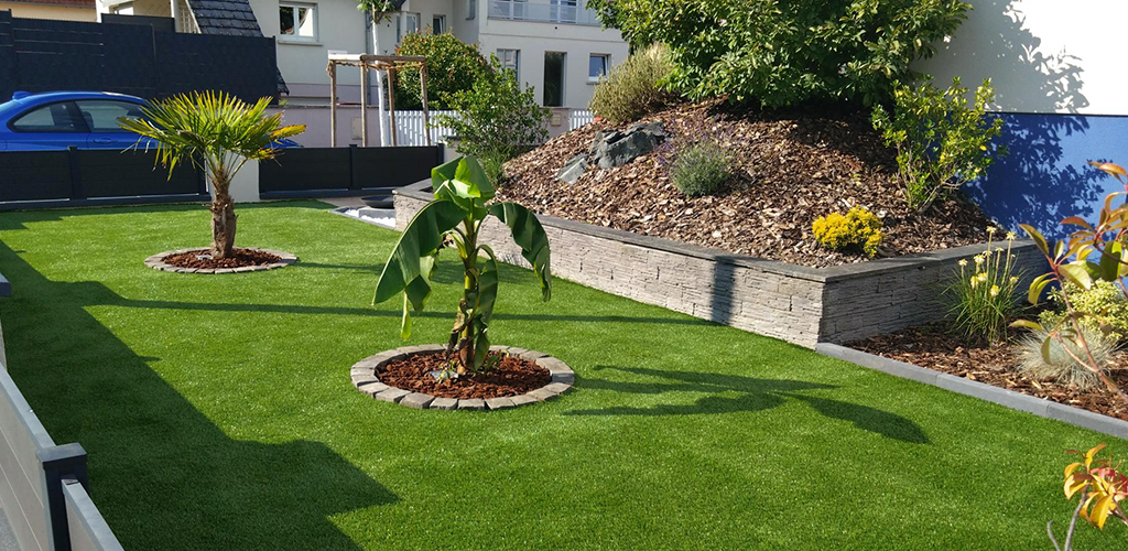 Synthetic grass garden